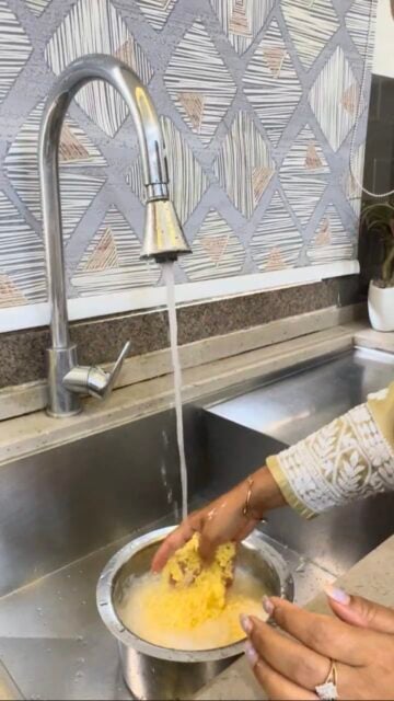Rinsing moong dal